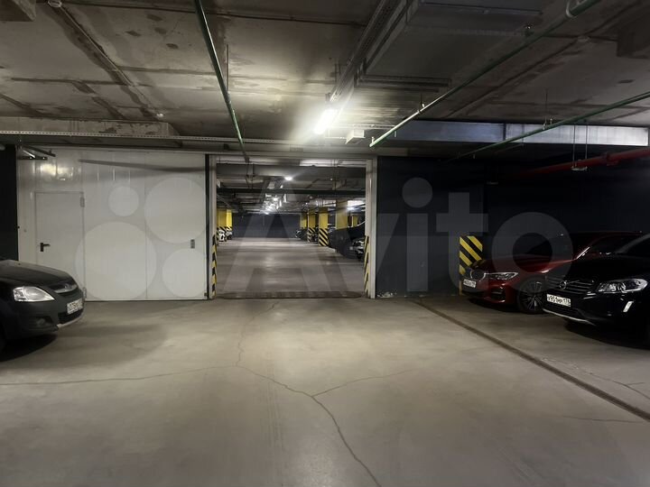 Машиноместо, 14 м²