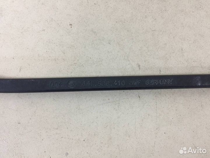 Поводок стеклоочистителя передний правый Skoda Oct