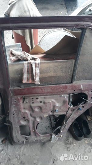 Двери задние боковые Тойота Surf