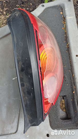 Фонарь задний правый Ниссан Альмера h16 хэтчбек