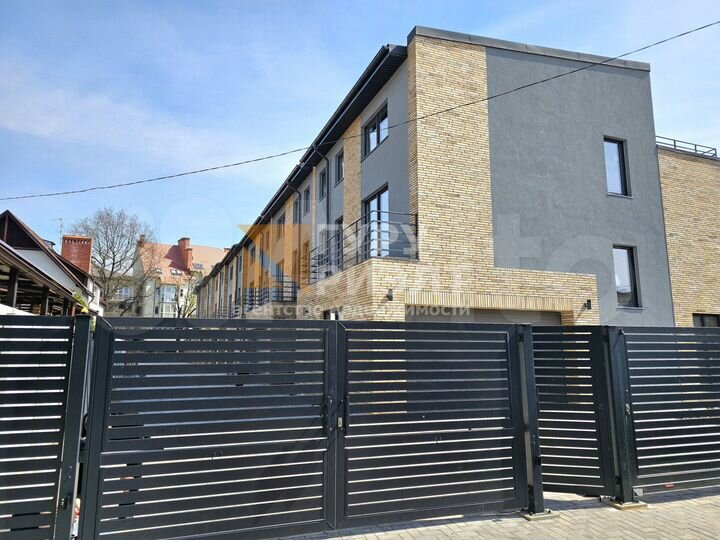 Таунхаус 250 м² на участке 2 сот.