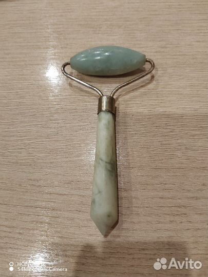 Массажер для лица нефрит