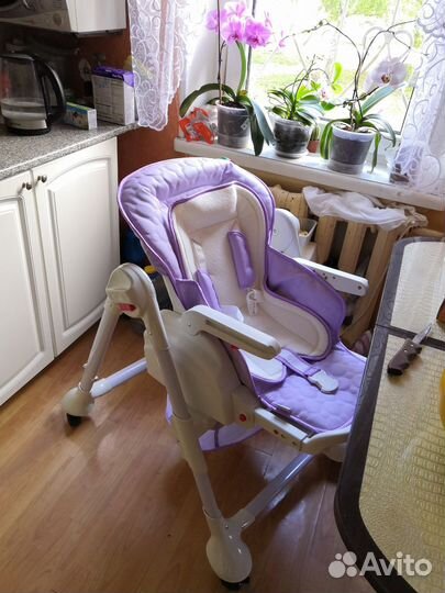 Стульчик для кормления с маятником Sweet baby