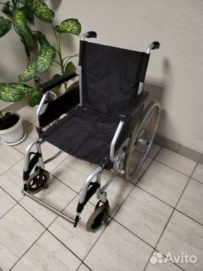 Инвалидная коляска в аренду