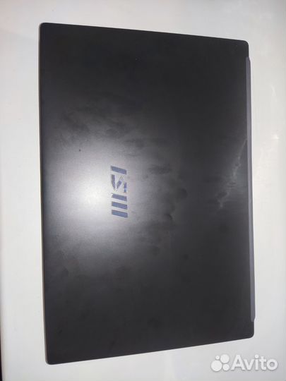 Ультрабук MSI Modern 15 B12M-215XRU