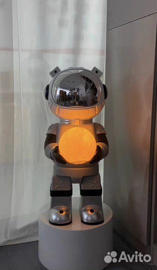 Космонавт фигура