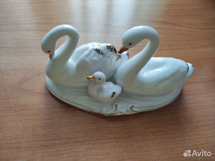 Статуэтка Лебеди