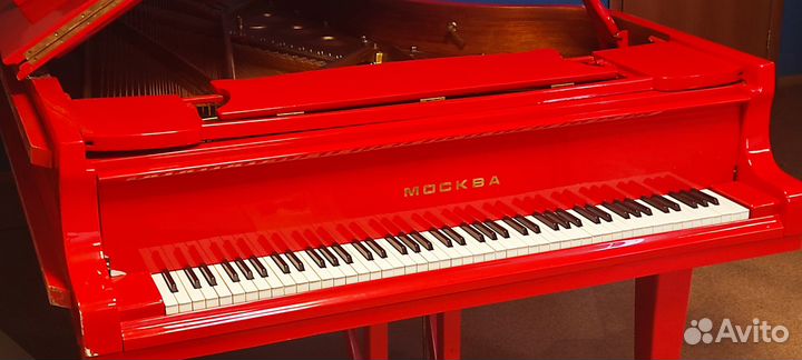 Рояль Москва красный