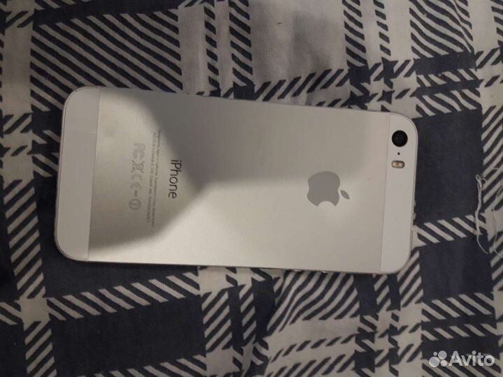Телефон iPhone 5s