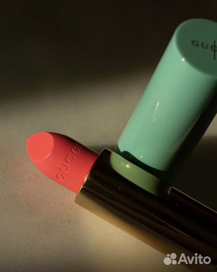 Помада Gucci baume à lèvres Оттенок 2