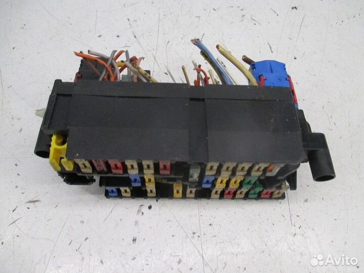 Блок предохранителей Peugeot 306 2 2001