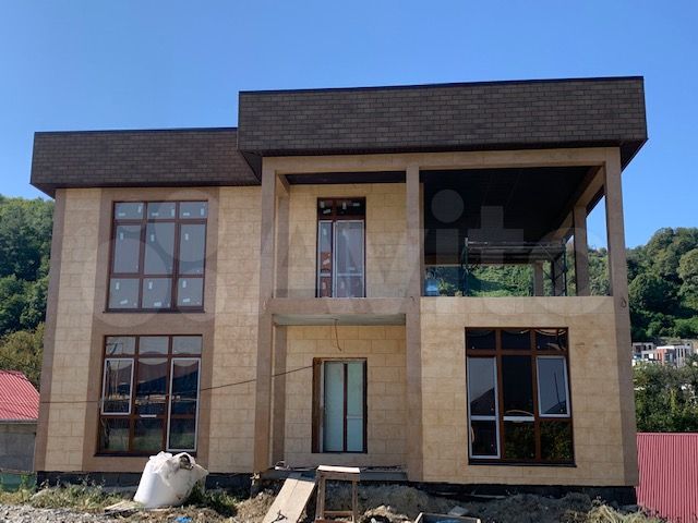 Дом 200 м² на участке 5,2 сот.