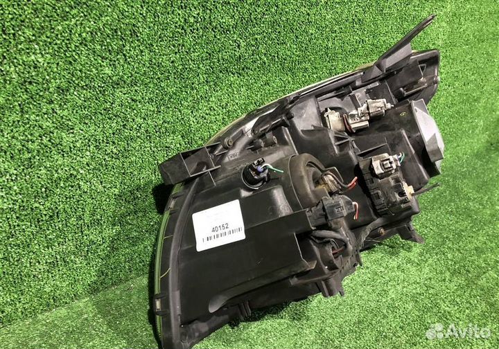 Фара правая галоген Toyota Avensis T250 2006-20