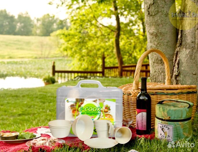 Набор пластиковых тарелок