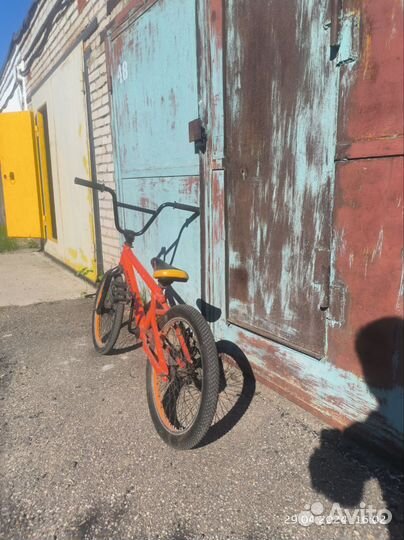 Трюковой велосипед BMX