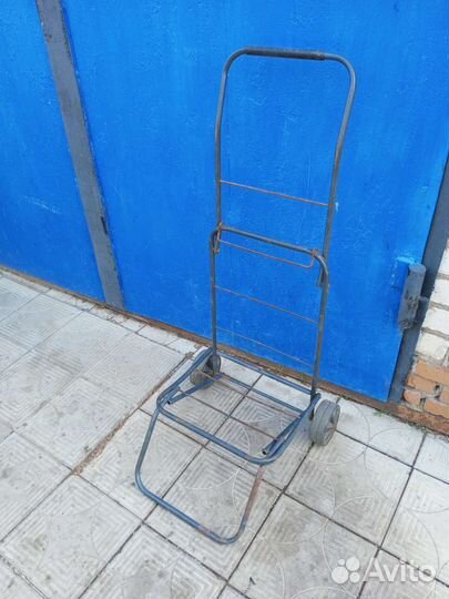 Тележка для перевозки фляги