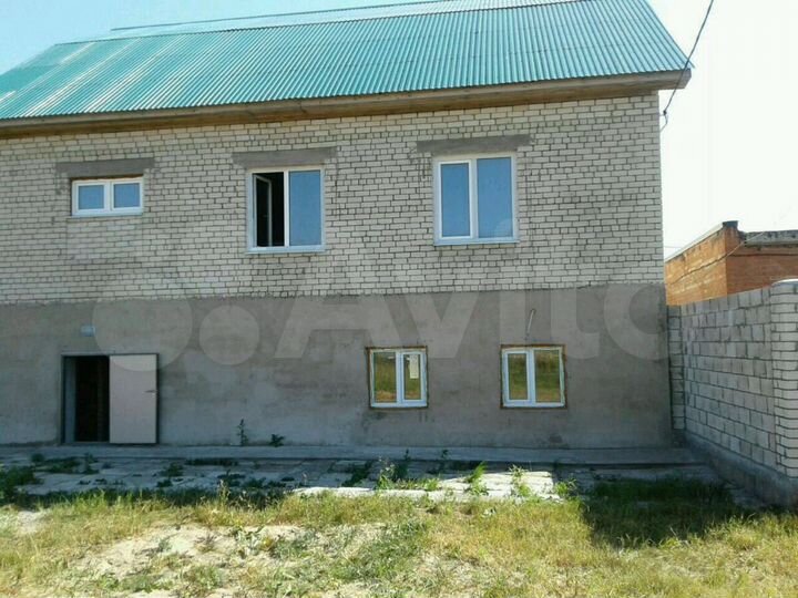 Коттедж 330 м² на участке 10 сот.