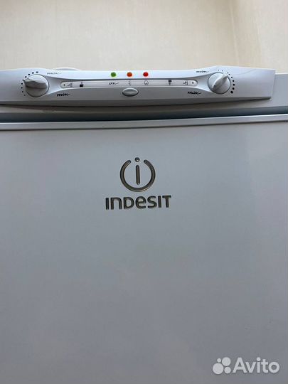 Холодильник б/у indesit C240G