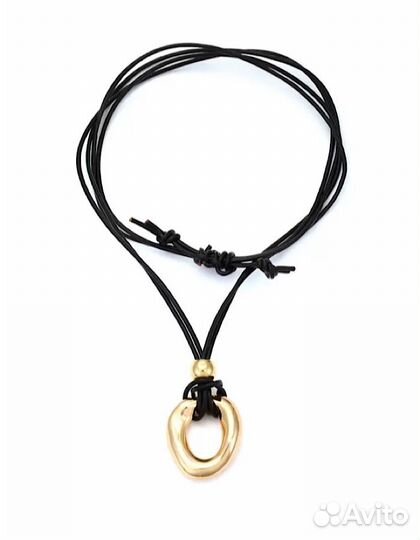 Колье на кожаном шнурке с подвеской кулоном