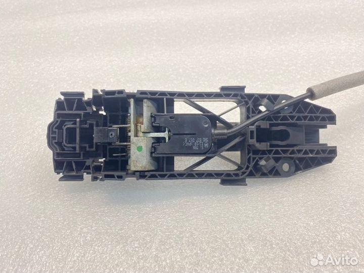 Ручка двери задняя левая Volkswagen Polo седан 1.6