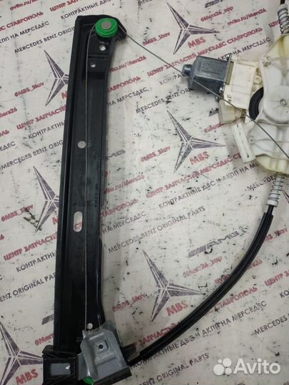 Стеклоподъемник w204 Mercedes передний правый
