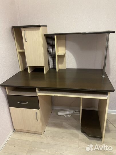 Компьютерный стол