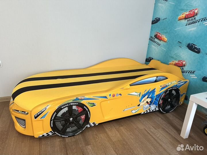 Детская кровать машинка с матрасом