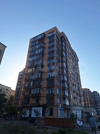 2-к. квартира, 100 м², 10/12 эт.