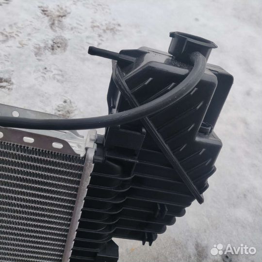 Радиатор охлаждения Мерседес спринтер 2.9и 2.3