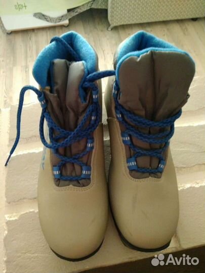 Комплект лыжи, палки с ботинками