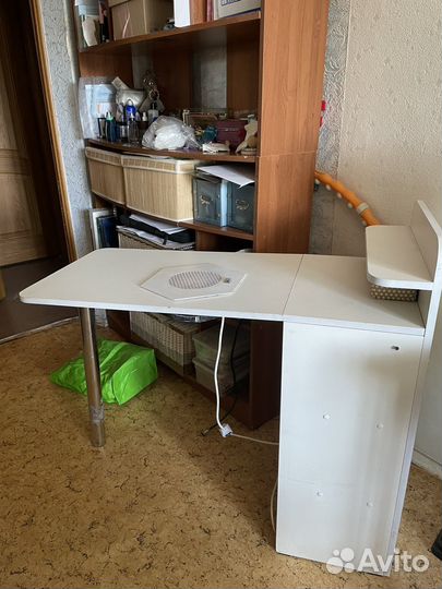 Маникюрный стол складной бу