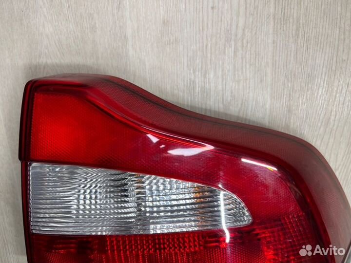 Фонарь правый Volvo S80 2011