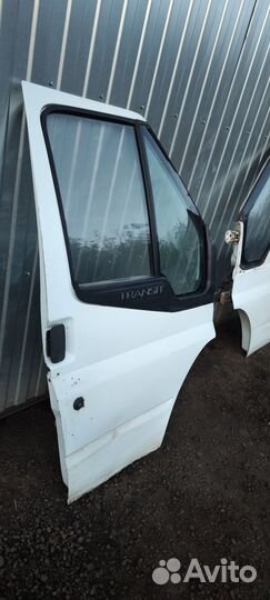 Передняя правая дверь Ford Transit 2006-2013