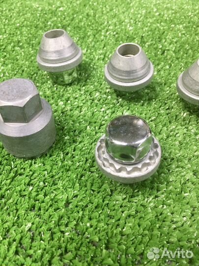 Секретные гайки M12/1,5 Volvo Ford