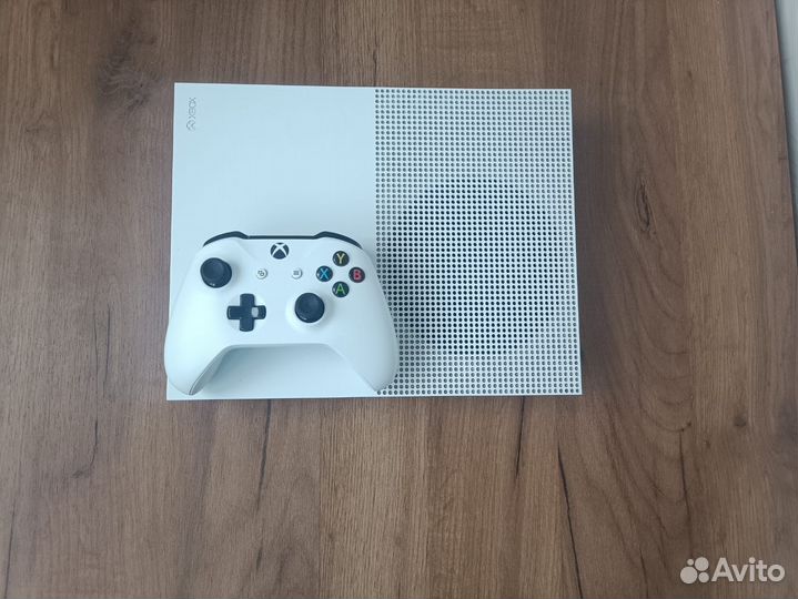 Xbox One s all digital MK11, UFC4