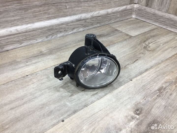 Противотуманная фара правая BMW X5 e70 / X1 e83