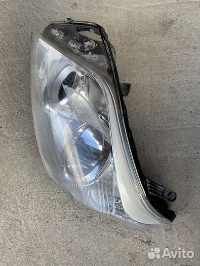 Фара левая Toyota Land Cruiser Prado 150