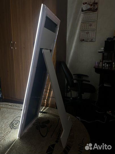 Зеркало напольное с подсветкой
