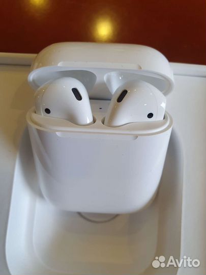 Беспроводные наушники apple airpods