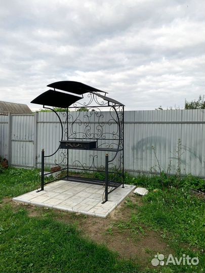 Мангал с крышей