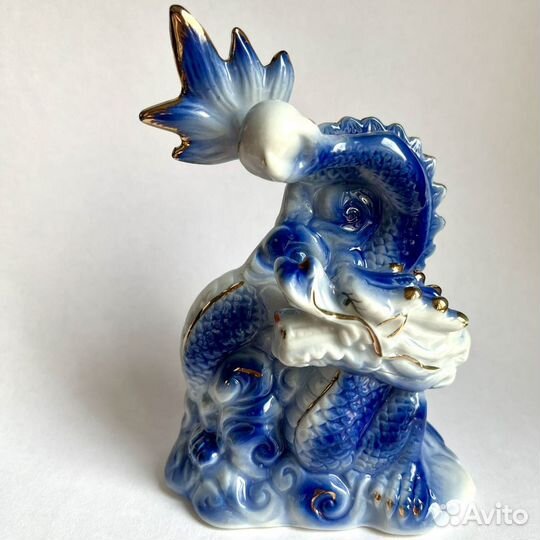 Статуэтка фарфоровая Дракон фэн-шуй новая