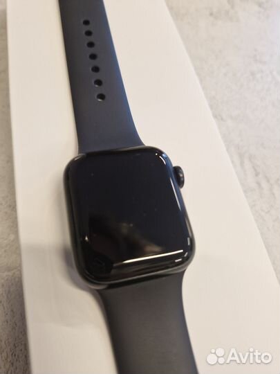 Часы Apple watch SE 40 mm бу