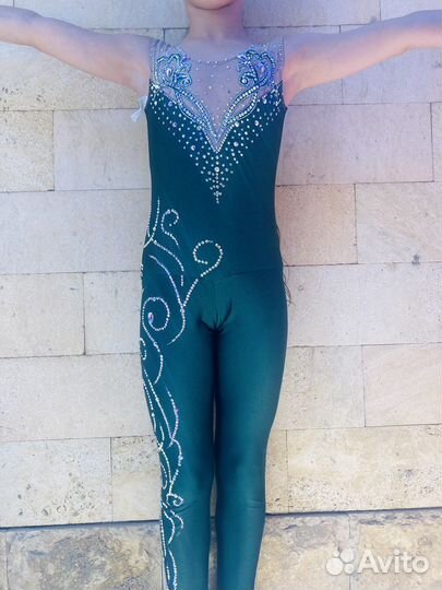 Костюм для художественной гимнастики и чир спорта