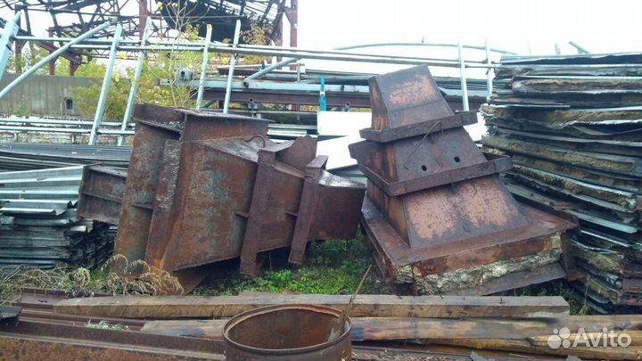 Бункера металлические б/у