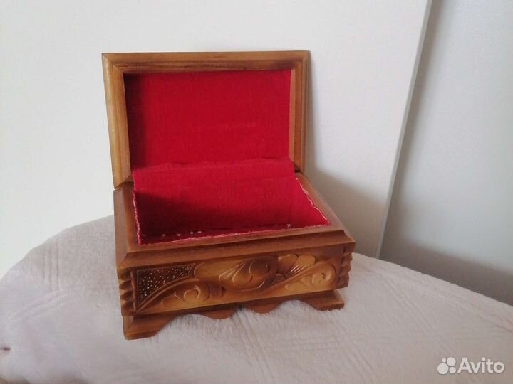 Шкатулка резная деревянная ручная работа