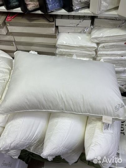 Подушки Blumarine пуховые упругие