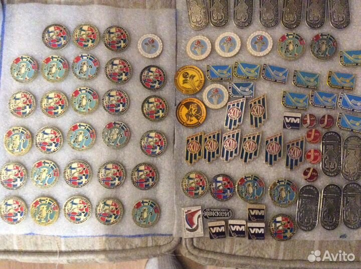 Значки. По. Хоккею. С. Мячем. Супери. Бенди