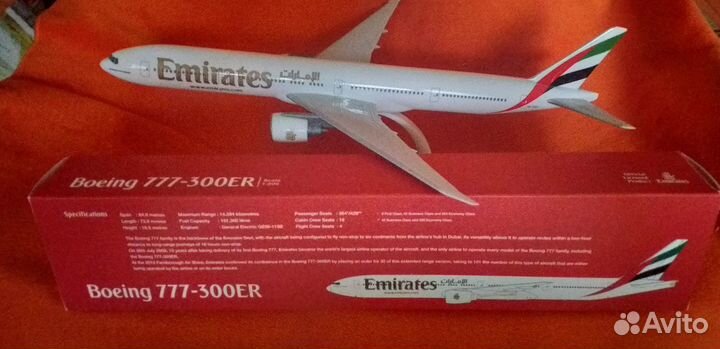 Модель самолета Boeing 777-300ER