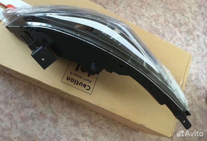 Kia Rio 4 FB. Фара правая новая оригинал 20+