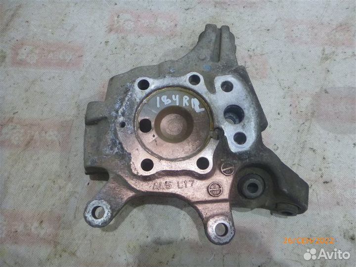 Кулак поворотный задний левый Nissan Teana J31